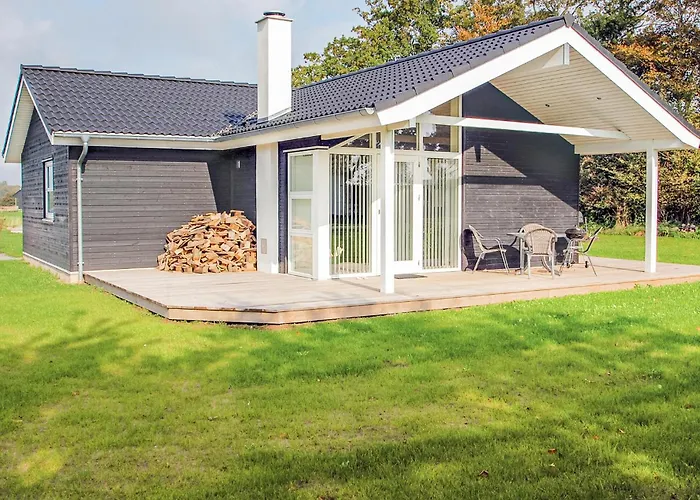 Beautiful Home In Haderslev With Kitchen Aro photo