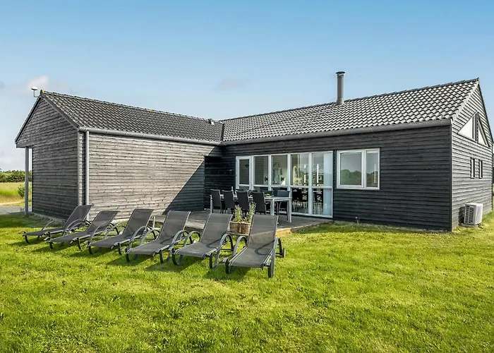 4 Bedroom Beautiful Home In Haderslev Aro photo
