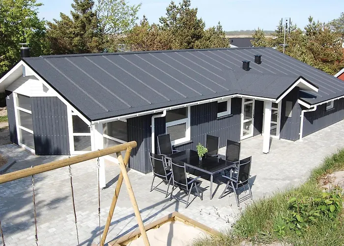 3 Bedroom Lovely Home In Henne Henne Strand photo