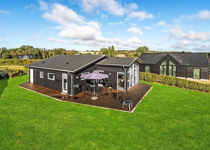 Stunning Home In Frorup With Kitchen Tarup photo