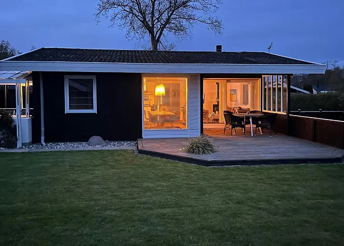 fotos do Charming Cottage Just 450 M From The Water Torreso