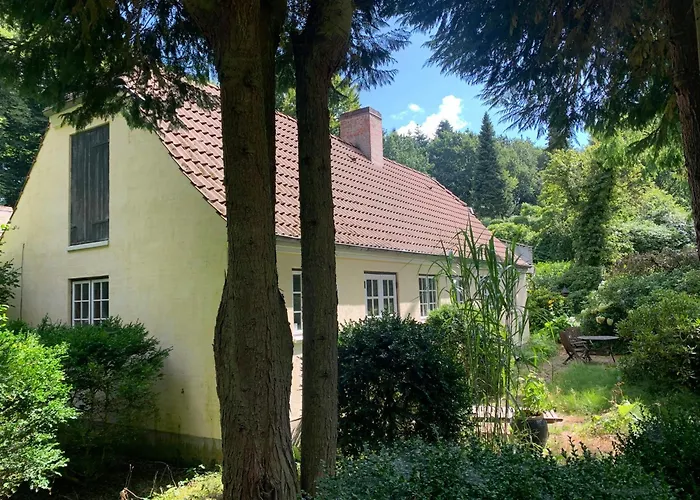 Idyllic House In A Scenic Garden Villa Tirsbaek foto