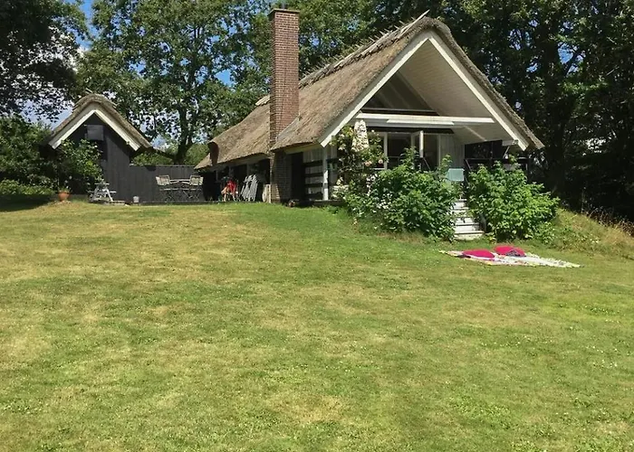 Retro Idyll And Bird Sounds In Quiet Oasis Villa Asperup foto