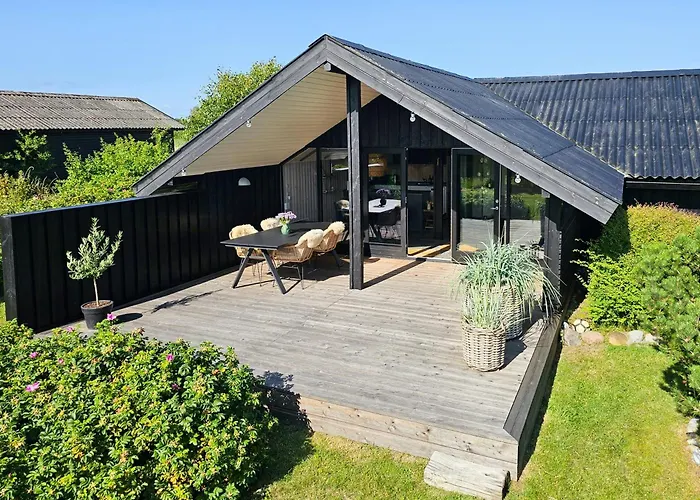 fotos do House In Nature By The Water At Lango Munkebo