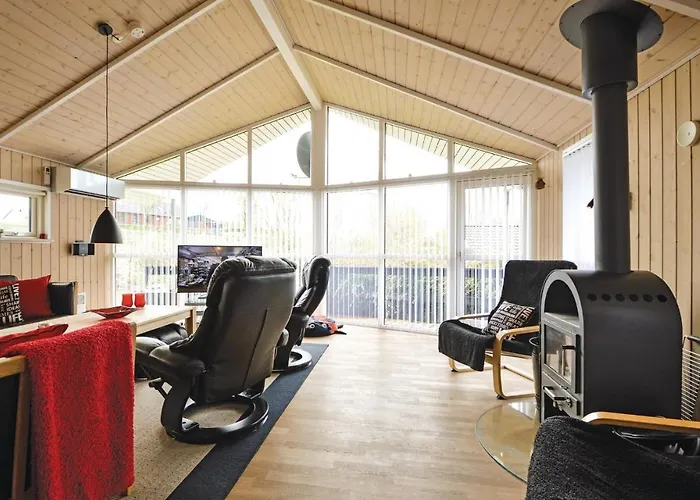 Beautiful Home In Aabenraa With Kitchen Loddenhoj photo